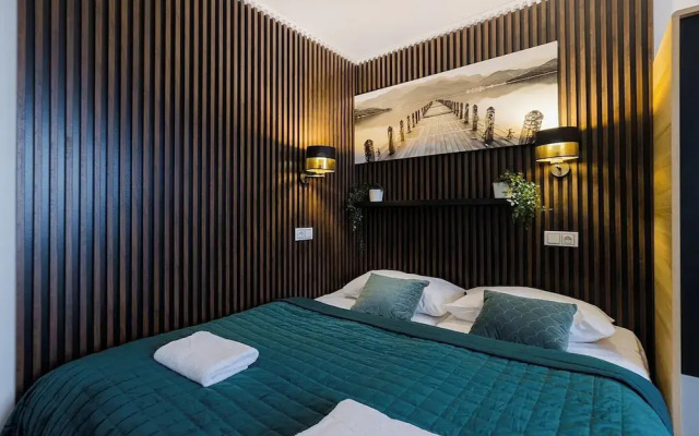 UNIT Warszawa Centrum Room by Metro Rondo ONZ