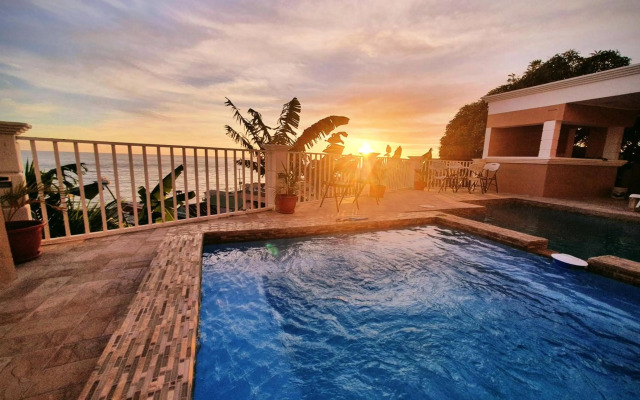 Lovely 2-bedroom apartment with shared jacuzzi & pool