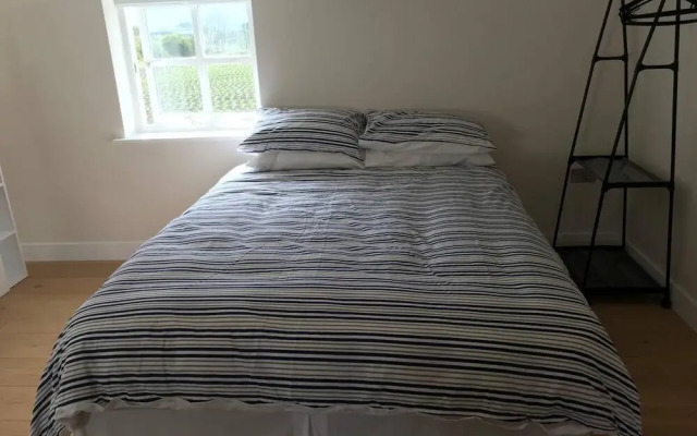 Remarkable Large 1-bed Apartment Nr Penzance