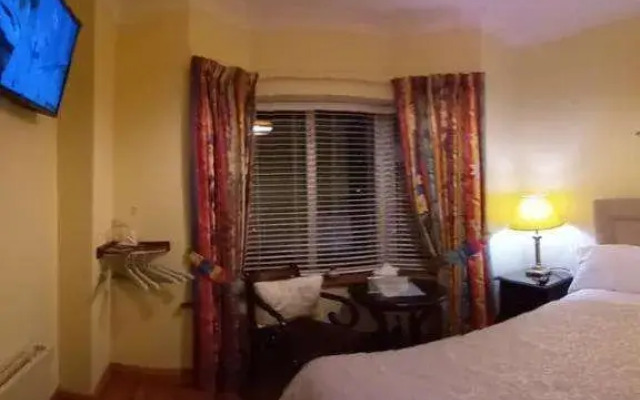 Woodhaven Manor