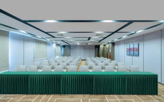 Plink Business Hotel (Guangzhou Dongyong)