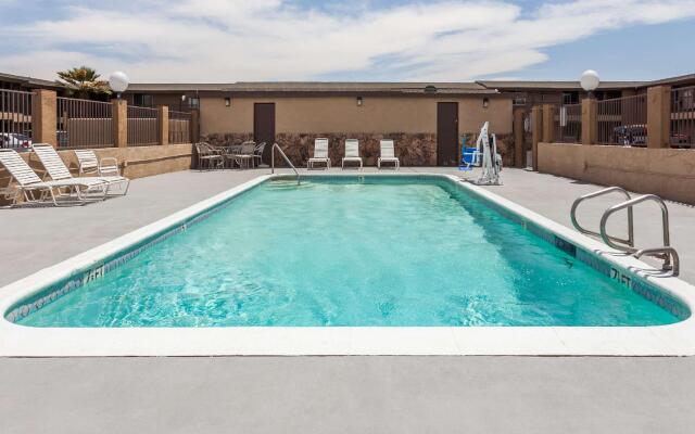 Travelodge by Wyndham Victorville