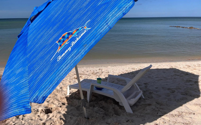 La Casa Amarilla Frente al Mar