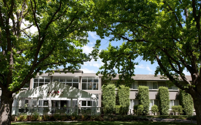 Forrest Hotel and Apartments