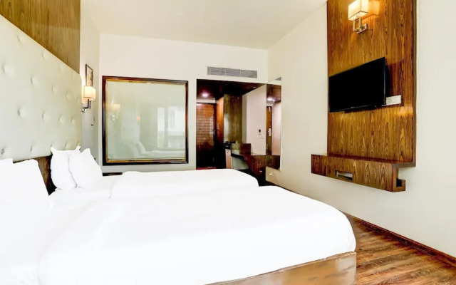 Stylish & Modern Stays at Palette River Front