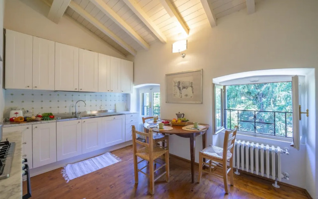 Villa Faccioli Deodara With Shared Pool