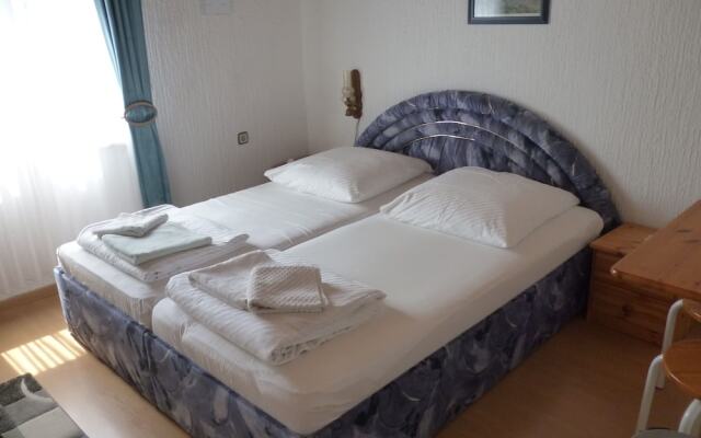 Apartments Zaterini-on Quiet Location
