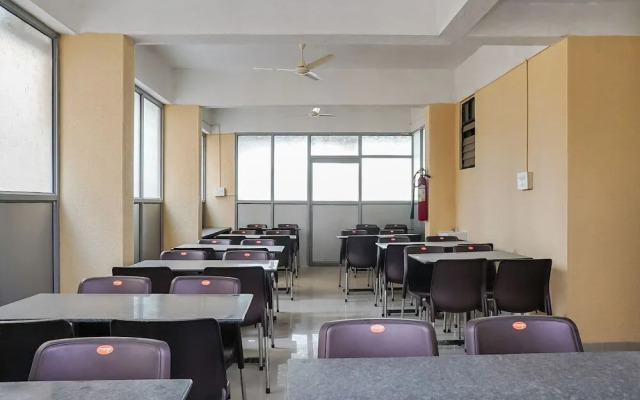 Hotel Blue Orchid By OYO Rooms