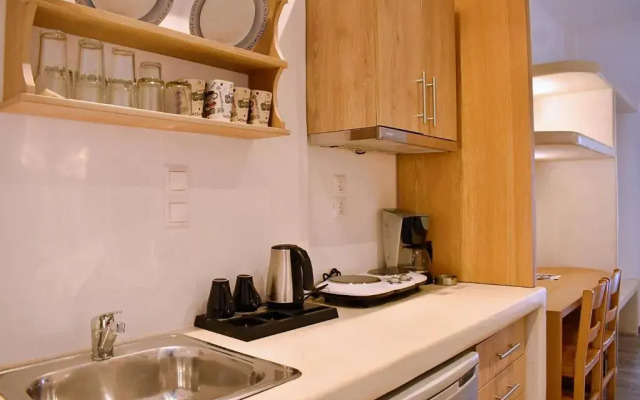 Tzamaros Studios Kythnos