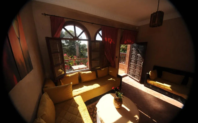 Al Jasira Suites & Spa