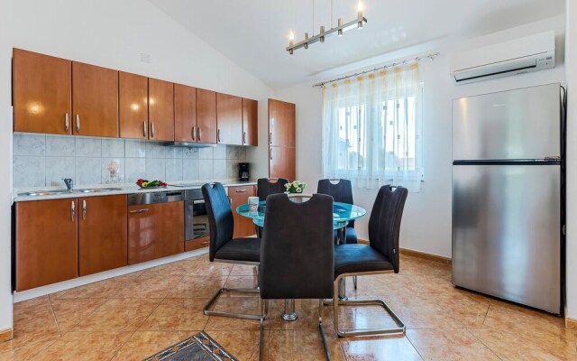Beautiful Home in Betiga With Wifi and 4 Bedrooms