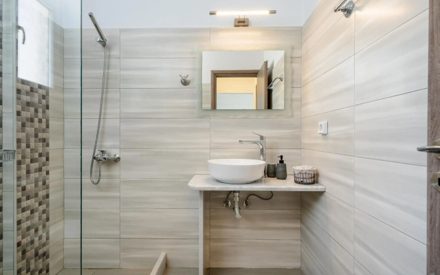 Evripus Suites Hotel