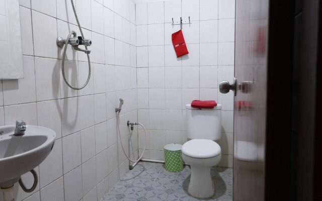 RedDoorz Plus @ Samratulangi Manado
