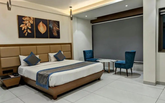 Hotel Red Chillee Restro