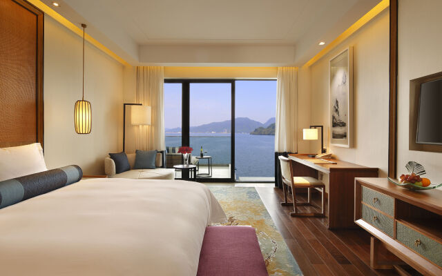 Crowne Plaza Huangshan Taiping Lake
