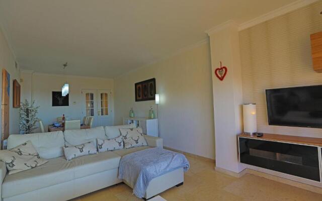 R25 Modern bright 2 bedroom apartment