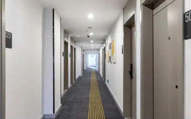 7 Days Inn (Beijing South Railway Station Jiaomen West Subway Station Branch)
