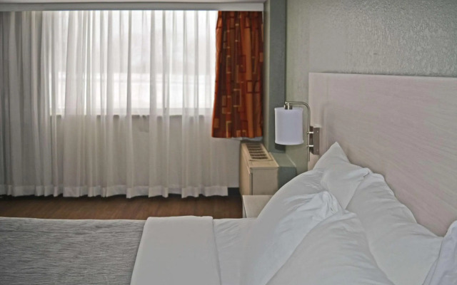 Ramada by Wyndham East Syracuse Carrier Circle