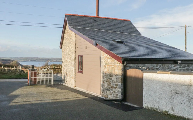 Ysgubor Ddegwm Bach