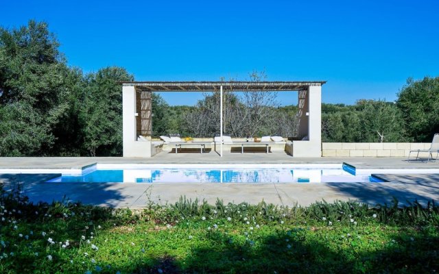 Cozy Villa in Carovigno With Swimming Pool