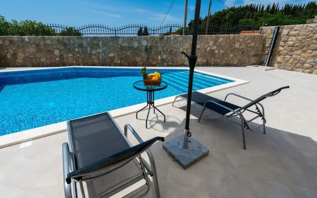 Villa Kabalero - Four-bedroom Villa With Private Pool