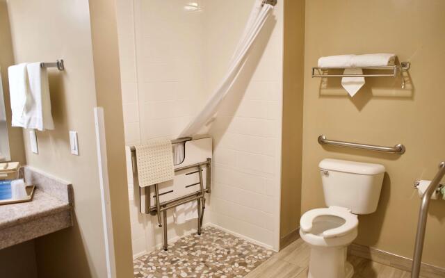 Best Western China Lake Inn