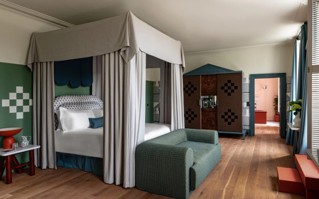 Cowley Manor Experimental