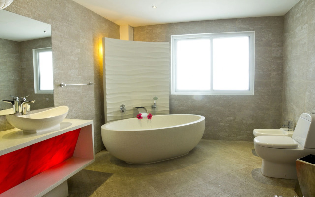 Lingganay Boracay Hotel Resort
