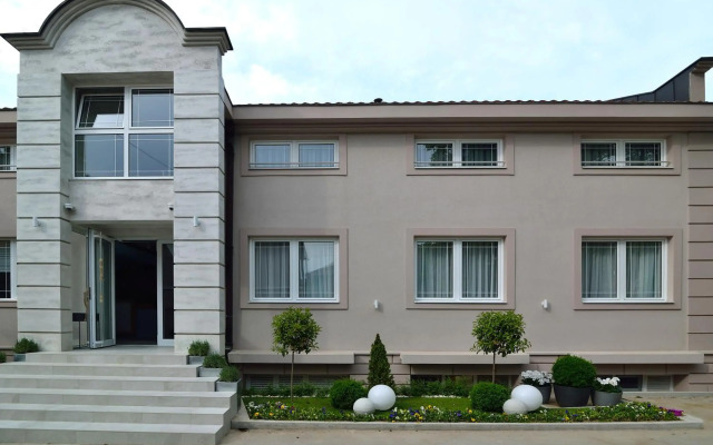 Garni Hotel D10