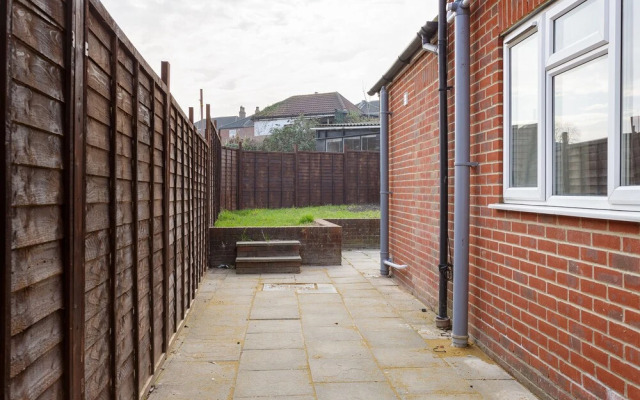 Blackberry - Stylish Self-contained Flats in Soton City Centre