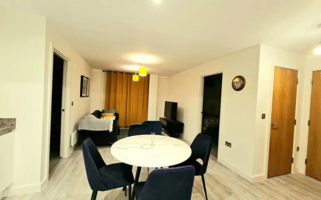 Exquisite, Cosy 2-bed Apartment in Salford