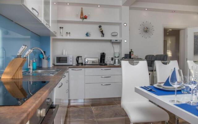 Apartman Crikvenica 30218 - Mira