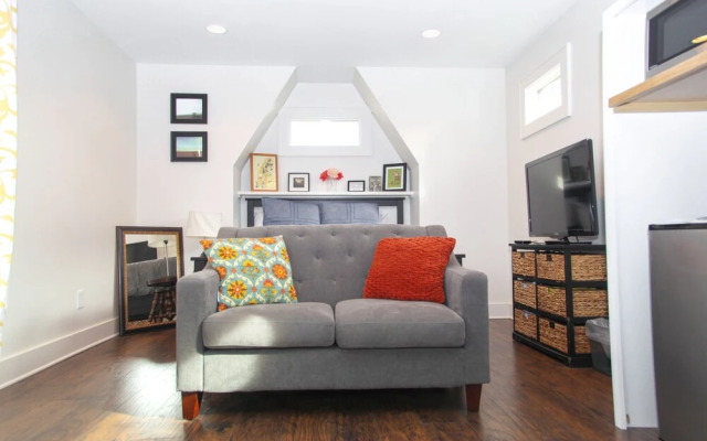 Nashville Sophistication Large Stylish Home + Private Studio!