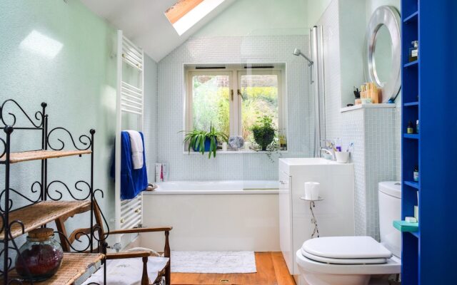Tranquil 1 Bedroom Oasis in London With Garden