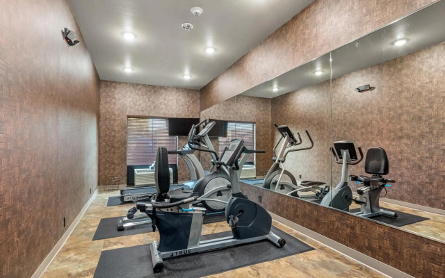 Cobblestone Hotel & Suites - De Pere/Green Bay
