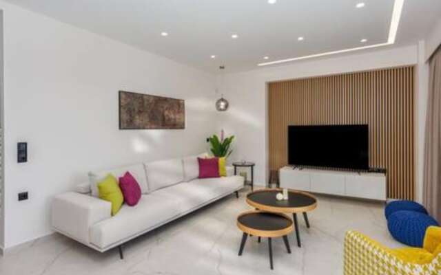 Sunny Drops Villa White by Estia