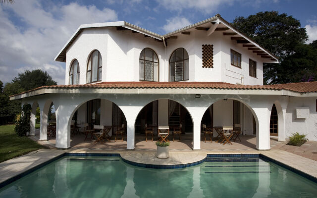 Bizafrika Guest Lodge & Conference Center