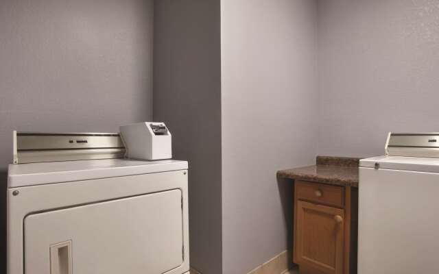 Country Inn & Suites by Radisson, Cottage Grove, MN