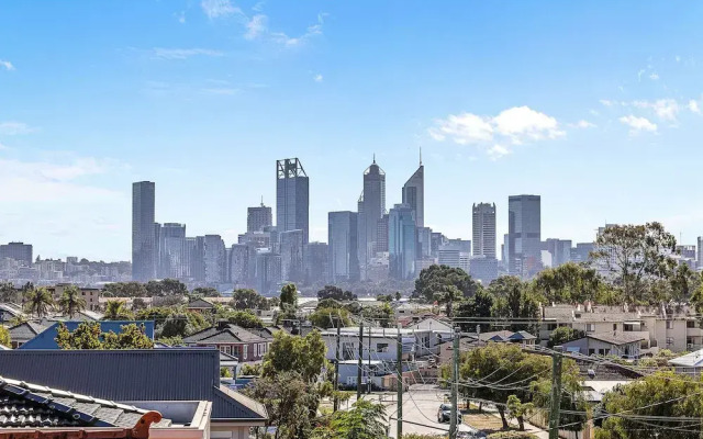 Designer Luxury 3brd - Epic Views - South Perth