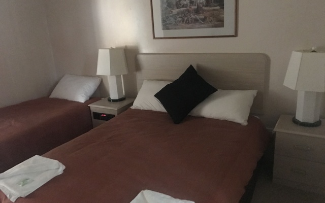 Snowy Mountains Coach and Motor Inn – Guest Rooms – Berridale
