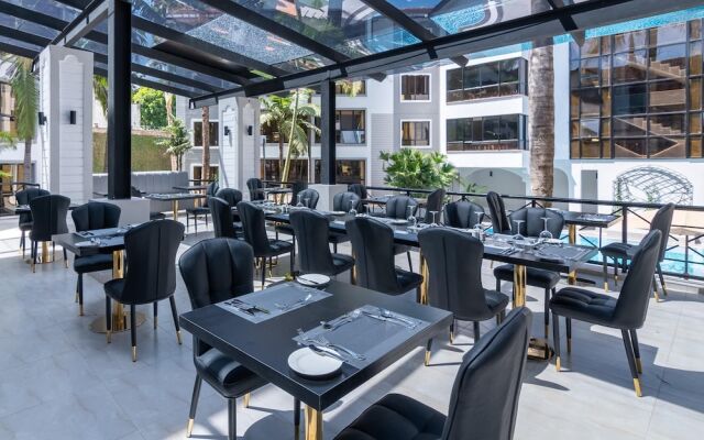 Cysuites Apartment Hotel