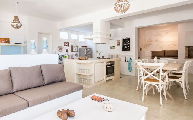 K for Kythnos Sun & Ocean House