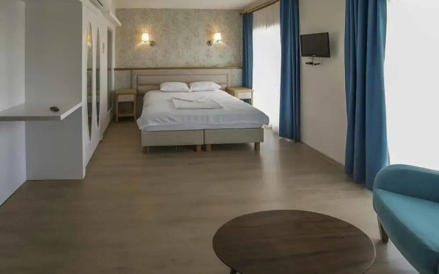 Clementine Suits Sigacik