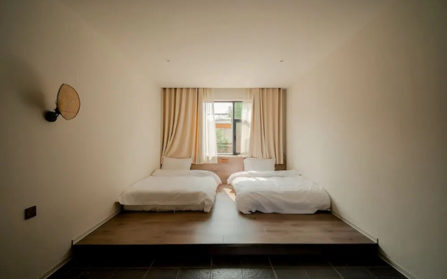 Cloud 9 Hotel