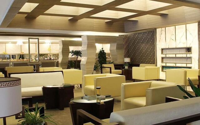 Phoenix Jinghua Hotel