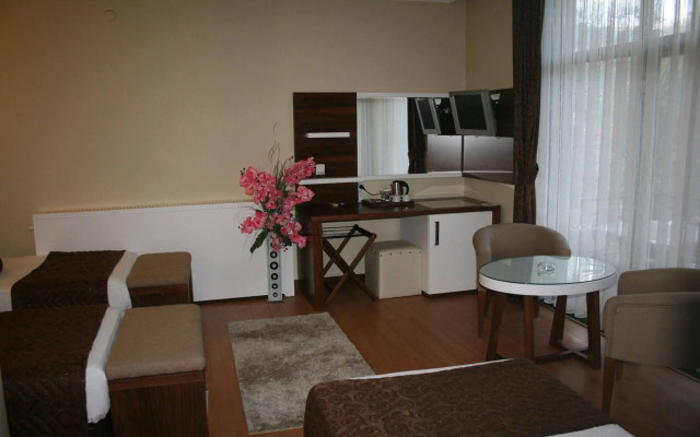 Nysa Hotel