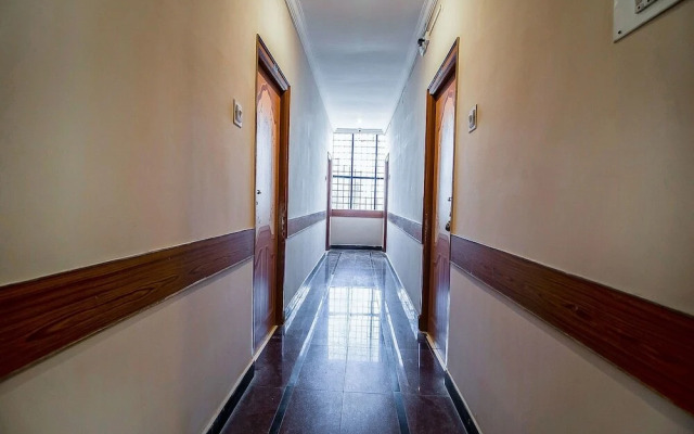Sri Srinivasa Lodge by OYO Rooms