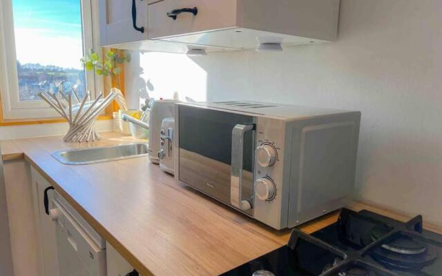 Entire Stylish 1 Bedroom Flat with Free Parking