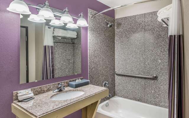 La Quinta Inn & Suites by Wyndham Canton MS