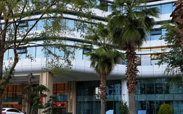 Yibang Peninsula Hotel